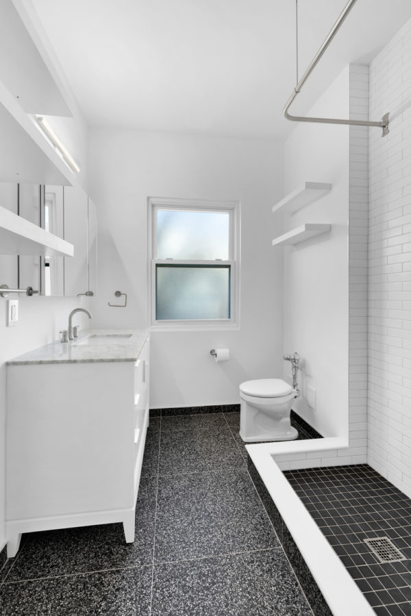31-67 30th St, Astoria, NY 11106